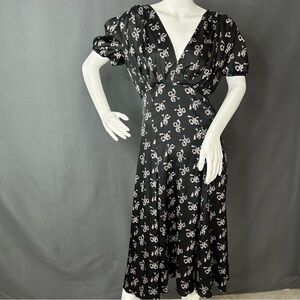 Betsey Johnson Black Satin Bow Print Pleated Short Sleeve Maxi Dress Size 6
